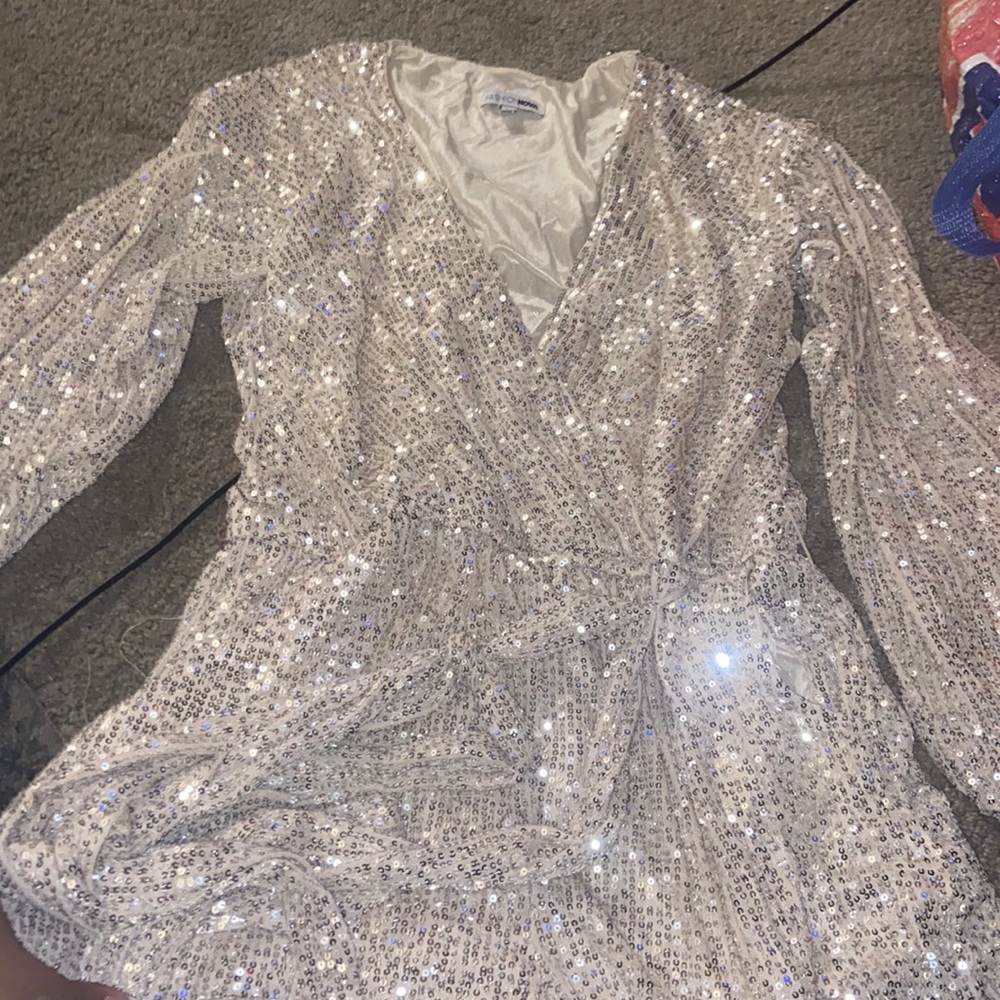 Sequins Romper - Picture 3 of 4
